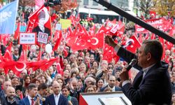 CHP'den Brüksel'de miting: 'Sus pus olanları tarih önünde kaydediyoruz'