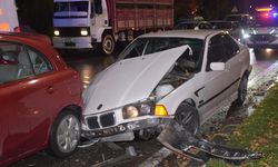 Sivas'ta 5 otomobilin karıştığı zincirleme kazada 1 yaralı