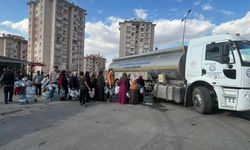 Su kesintisi uygulanan Ankara'da tankerle su dağıtımı yapıldı