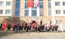 Ankara Kulübü Seymenleri Cumhuriyet coşkusunu öğrencilerle paylaştı