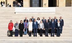 Sosyal Demokrasi Derneği yeni yönetimi Anıtkabir’i ziyaret etti