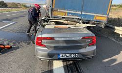 TIR'a arkadan çarpan otomobilin sürücüsü öldü