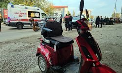 Üç tekerlekli elektrikli bisiklet, otomobilin altında kaldı; sürücü öldü