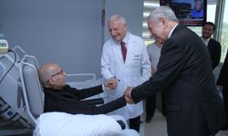 Bülent Arınç’tan CHP eski Genel Başkanı Hikmet Çetin’e hastane ziyareti