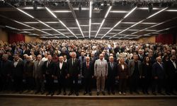 Atatürk’ün yaşamı sahnede canlandırıldı