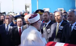 Şehit cenazesinde gülme tartışması: AK Partili Ayaydın'a Oğuzhan Uğur'dan tepki