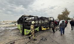 Bursa'da bakım için getirilen 3 halk otobüsü yandı