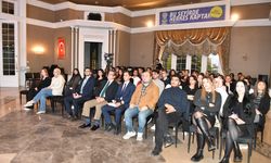 Diplomasinin kalbi Ankara’da gençlerle buluştu