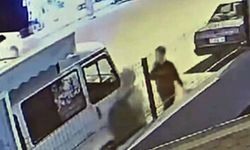 Antalya'da kaldırımda yürüyen kadına yumruklu ve bıçaklı saldırı