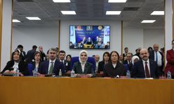 Bakan Göktaş: Sosyal medyada yaş sınırı düzenlemesi üzerinde çalışıyoruz