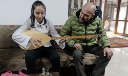 11 Yaşındaki Berfin, bağlamasıyla Ankara türkülerine hayat verdi