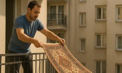Komşusunun balkonuna halı silkeledi: Hapis cezası aldı!