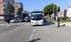 Cezaevi aracı otomobile arkadan çarptı; 2 yaralı