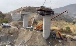 Diyarbakır'da viyadük inşaatında iskele çöktü; yaralı işçiler var