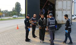 Durdurulan TIR'dan 11 kaçak göçmen çıktı