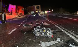2 TIR ve 3 otomobil çarpıştı: Zincirleme kazada 1 ölü, 2 yaralı