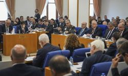 DEM Parti ve İYİ Parti arasında ‘üniformalı failler’ tartışması