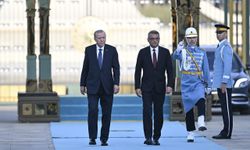 Erdoğan, ilk resmi ziyaretini Türkiye’ye yapan Erhürman’ı törenle karşıladı