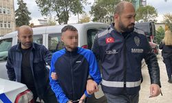 Husumetlisini bacaklarından bıçakladı