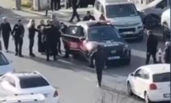 Adliye önünde üvey annesinin kardeşini bıçaklayan şüpheli gözaltına alındı