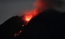 Japonya'da Sakurajima Yanardağı'nda patlama