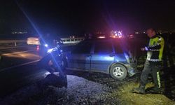 Kendiliğinden yola çıkan otomobil, yolcu otobüsüyle çarpıştı