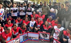 Öğretmenlerin MEB önündeki eylemine polis engeli