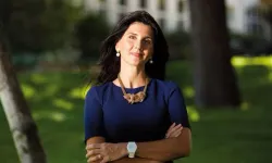 Oya Ünlü Kızıl kimdir?