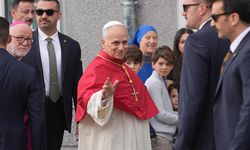 Papa 14. Leo, Saint Esprit Katedrali'ni ziyaret etti