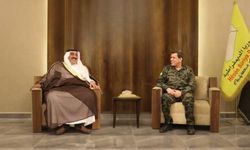 Mazlum Abdi, Şemmar aşiretinin lideri Şeyh Cerba ile bir araya geldi