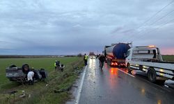 Tankerle çarpışan otomobildeki kadın öldü, eşi yaralandı