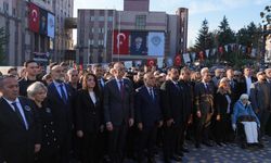 Etimesgut Cumhuriyet Meydanı’nda anlamlı tören