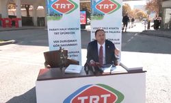 CHP'li Akdoğan TRT önünde stüdyo kurdu: Babamızın evinde dedemize küfrediliyor