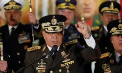 Venezuela Savunma Bakanı Lopez, 200 bin askerin seferber edildiğini duyurdu