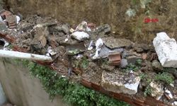 Binanın istinat duvarı komşu binanın zemin katı üzerine devrildi