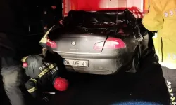 TIR’a çarpan otomobilin sürücüsü öldü