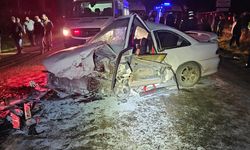 Amasya’da 2 otomobil çarpıştı; 8 yaralı