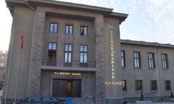 Afyonkarahisar Valiliğinden 27'si öğrenci 38 kişinin hafif yaralandığı iki kazaya ilişkin açıklama