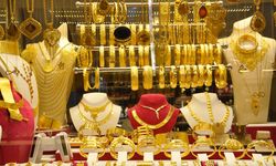 Kuyumcuya gitti, altın kolyeyi yuttu!