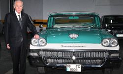 Bahçeli, partisinin MYK üyesine 1958 Ford Fairlane hediye etti