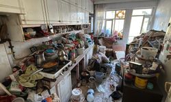 Karabük’te bir ev ve apartmanın bahçesinden 10 kamyon çöp çıktı