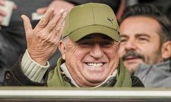 Fatih Terim, Sarıyer - Bodrum FK maçını tribünden izledi