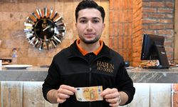 Garsona verdiği bahşişi bir gün sonra geri istedi, 'yanlışlık oldu' dedi