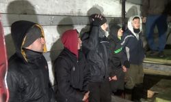 Gümrük mühürlü TIR’da 23 düzensiz göçmen yakalandı