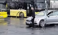 Beşiktaş'ta otobüs durağında havaya ateş açtı; arkadaşına cep telefonuyla kaydettirdi