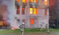 İstanbul'daki 'Fransız Hapishanesi' alev alev yandı