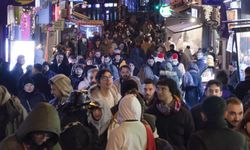 Kadıköy'de yeni yıla saatler kala yoğunluk