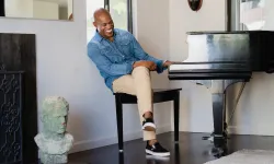 Ünlü şarkıcıdan kahreden haber! Oğlu tarafından bıçaklanarak öldürüldü