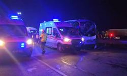 Mahkum taşıyan midibüsün de karıştığı zincirleme kazada 23 kişi yaralandı