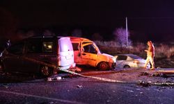 Mardin'de 3 aracın karıştığı trafik kazasında 4 kişi öldü, 5 kişi yaralandı